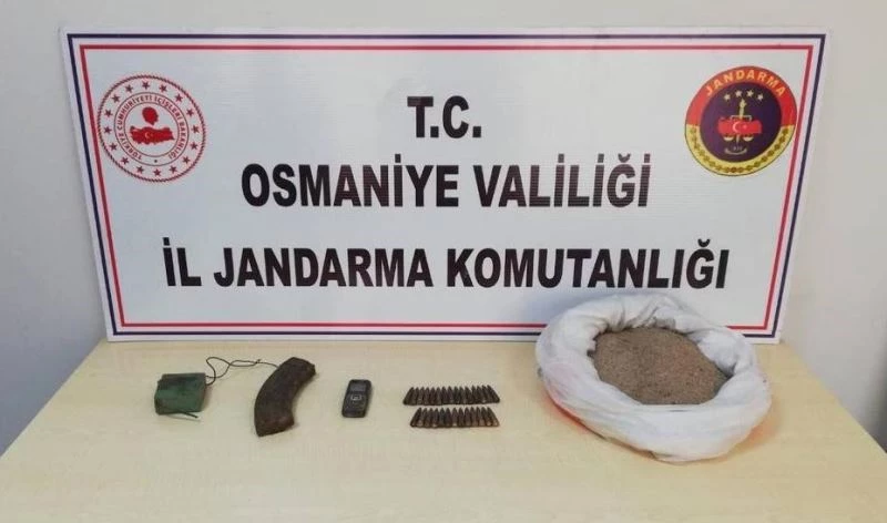 PKK’nın sığınağında patlayıcı ve yaşam malzemesi ele geçirildi
