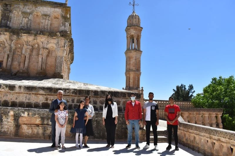 Mardin Büyükşehir Belediyesi, Süryani vatandaşların Paskalya Bayramını kutladı
