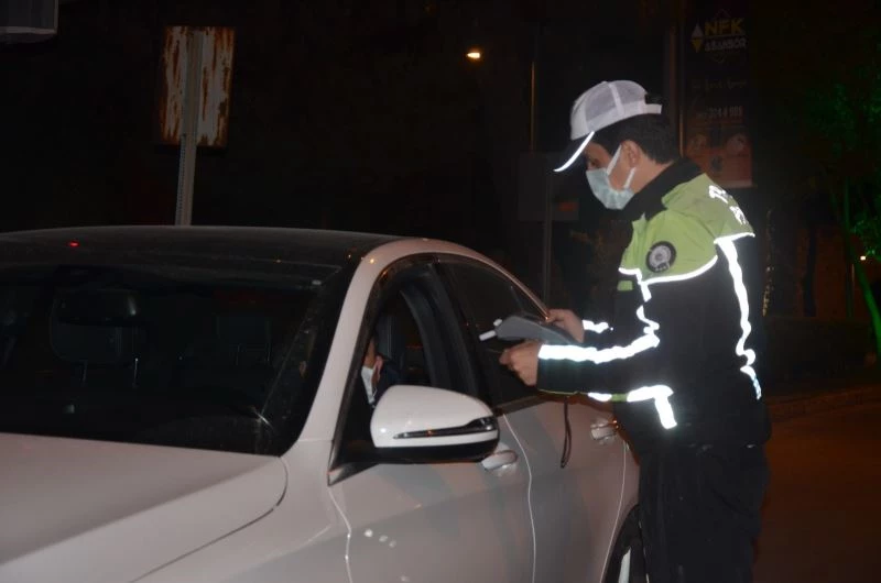 Sürücüler alkol testinden geçti
