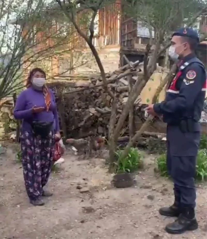 İhtiyaç malzemesi getiren jandarmayı 