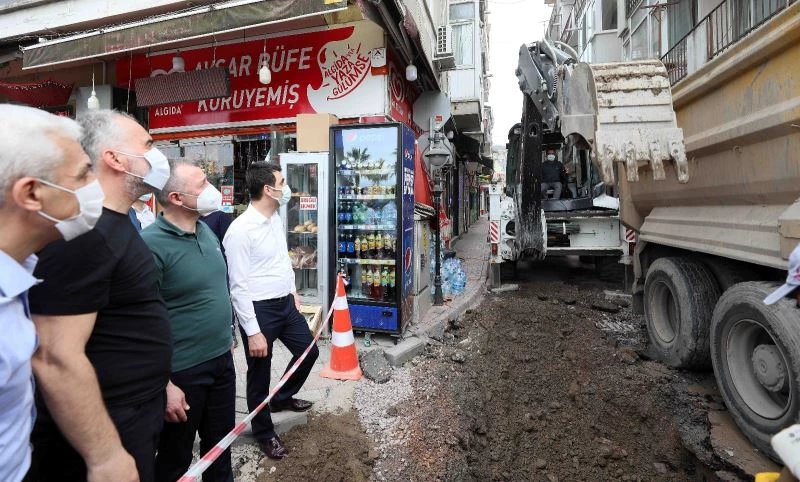 Başkan Büyükakın, Karamürsel’deki altyapı çalışmalarını inceledi
