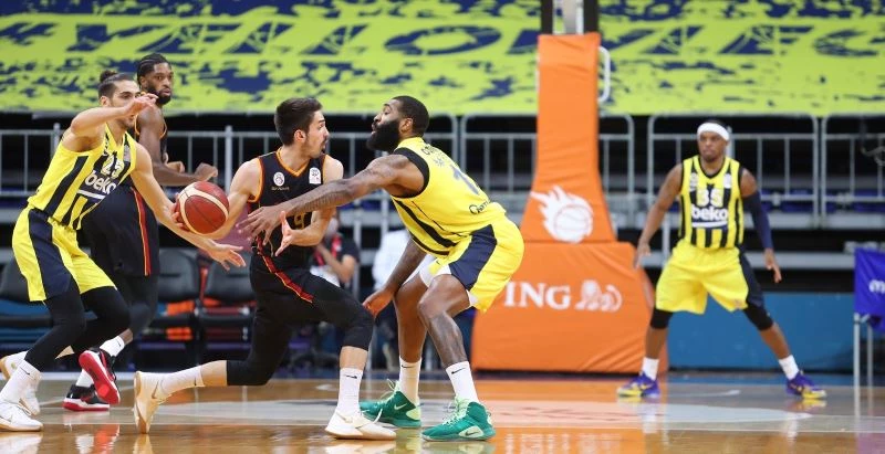 Pota derbisini Fenerbahçe farklı kazandı
