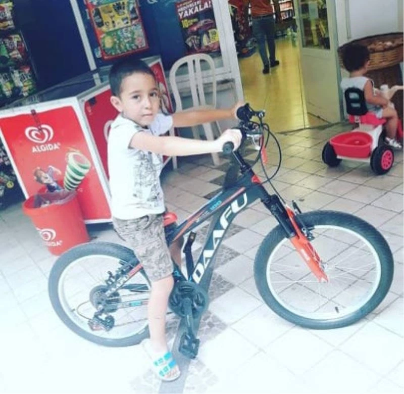 Küçük çocuğun bisikletini çocuklar çaldı
