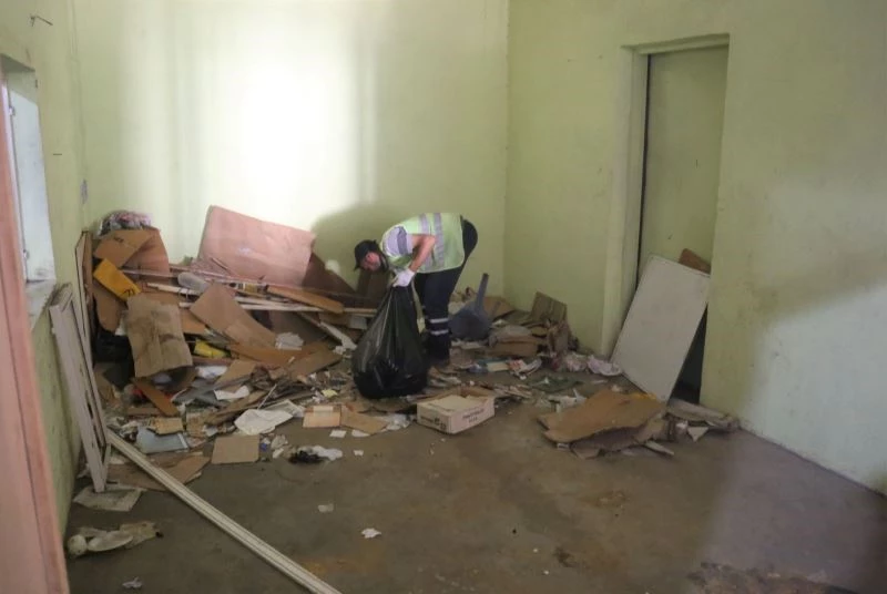 Belediye Pasajı Ramazan Bayramı öncesinde temizlendi
