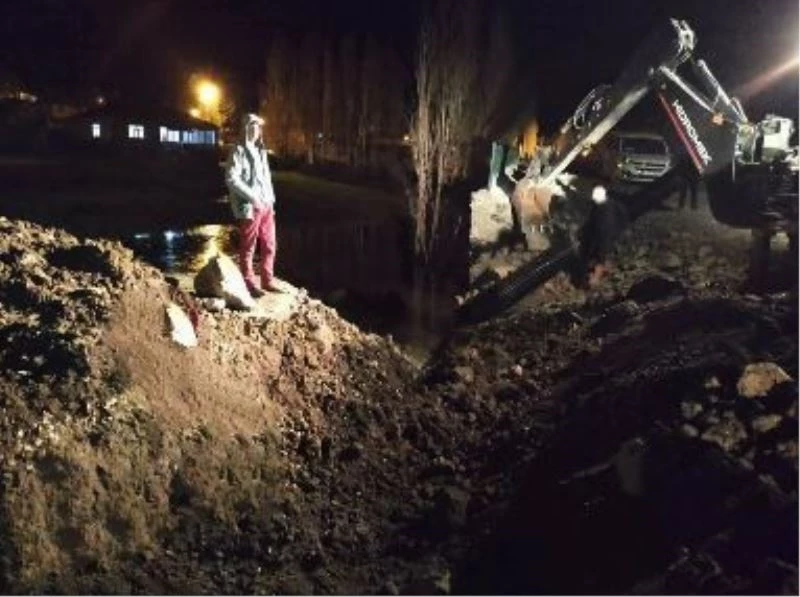 Çaldıran’da sulama kanalları açılıyor
