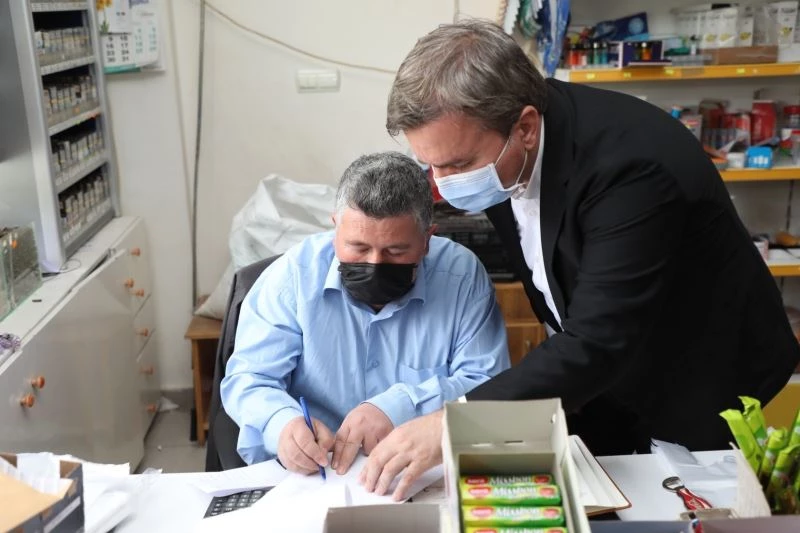 Aksaray Valisi Aydoğdu zimem defteri geleneğiyle vatandaşların borçlarını kapattı
