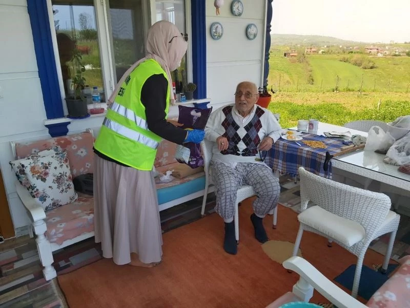 İlkadım Vefa Sosyal Destek ekipleri 13 bin 654 vatandaşın yardımına koştu
