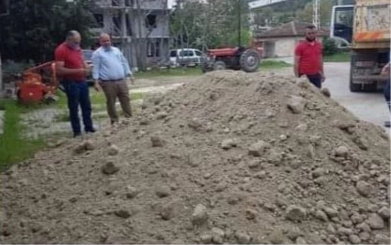 Şaphane’de köylerde mera gübreleme çalışmaları
