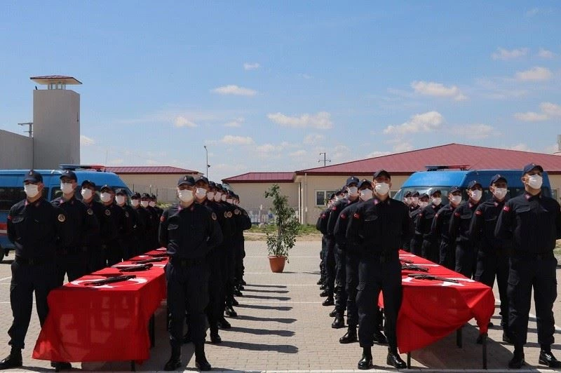 Eskişehir’deki 2001/2-1 tertip acemi erler and içti
