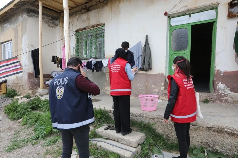 Vefa Sosyal Destek Grubundan maaş dağıtımı
