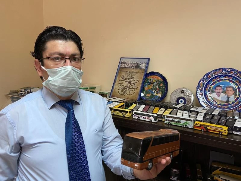 24 yıldır maket otobüs biriktiriyor
