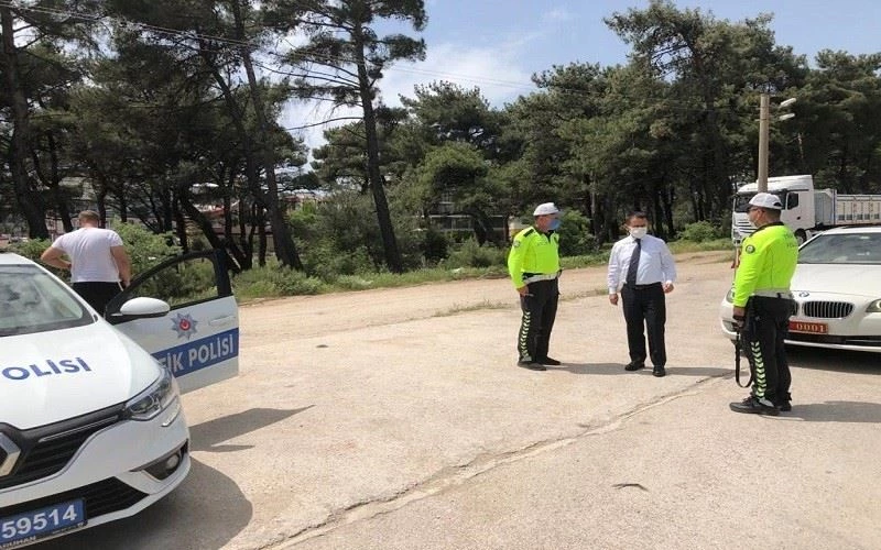 Vali Aktaş, polis kontrol noktasını denetledi
