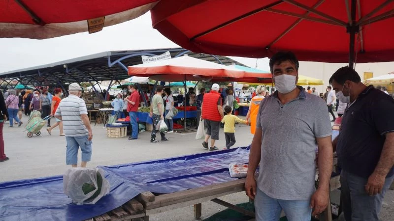 Foça’da semt pazarlarına yoğun ilgi
