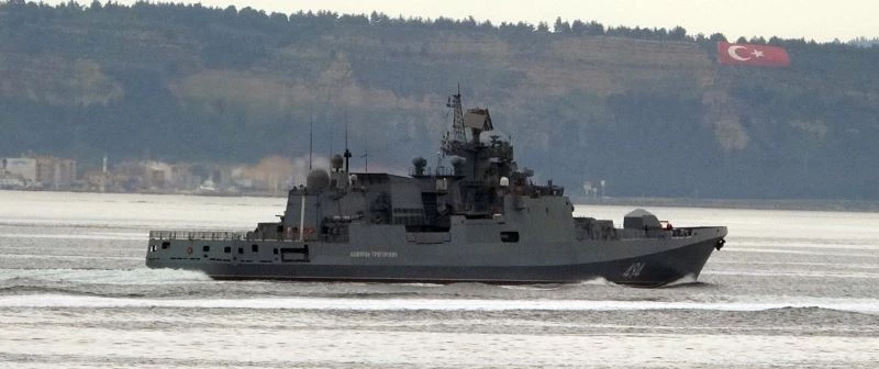 Rus savaş gemisi ’Admiral Grigorovich’ Çanakkale Boğazı’ndan geçti
