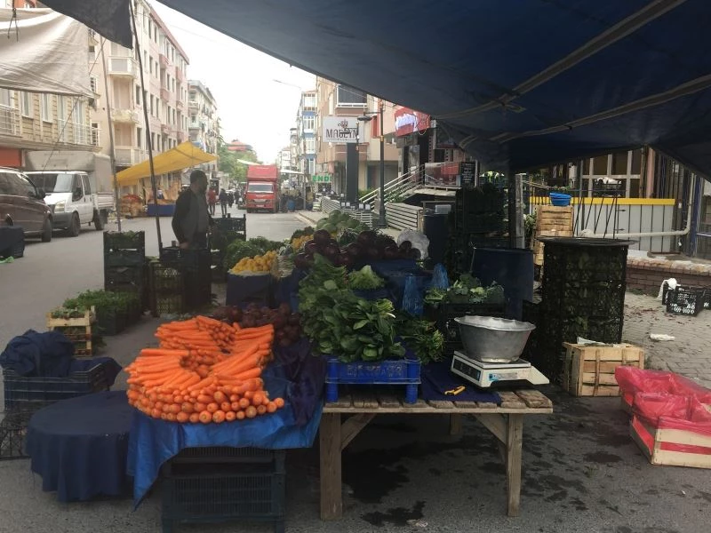 İstanbul’da pazarlar kurulmaya başlandı
