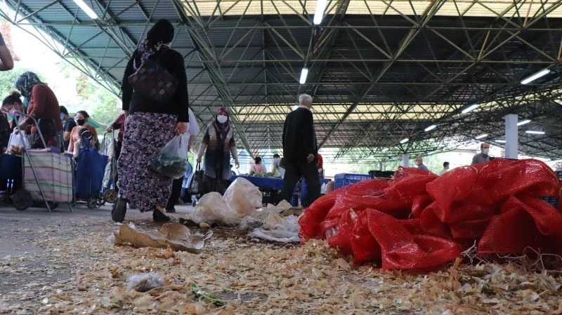 Pazaryerlerine giden eli boş döndü
