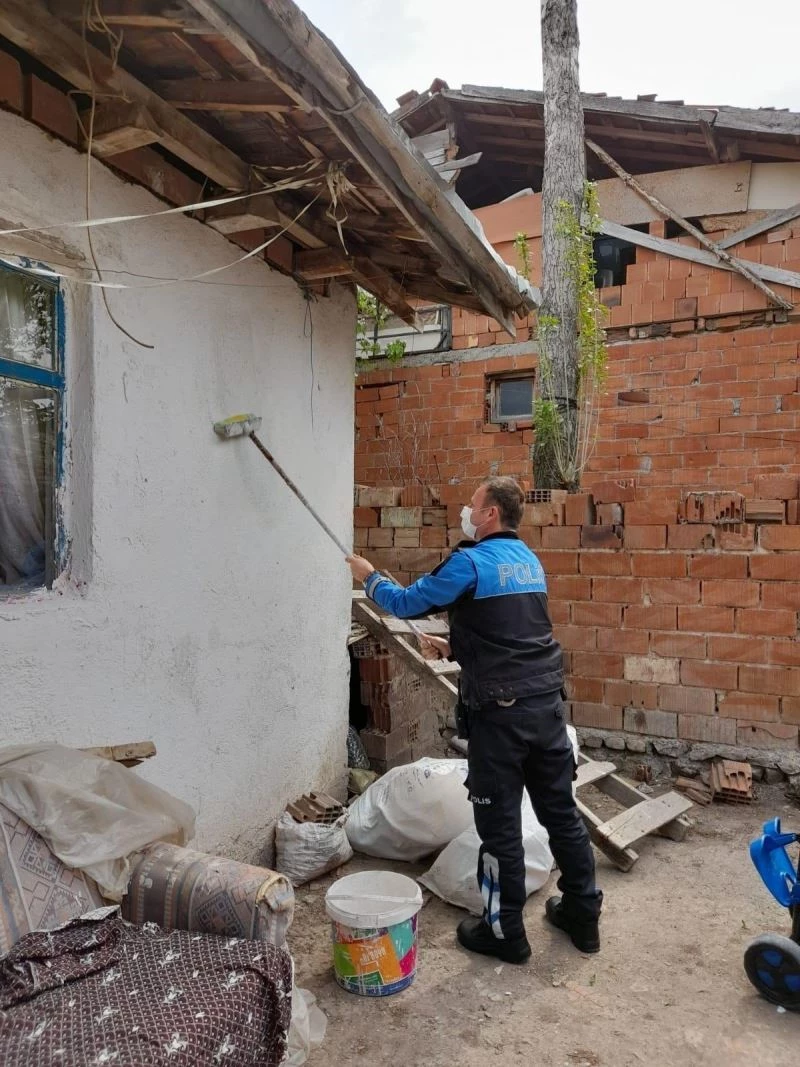 Polis memurundan örnek davranış
