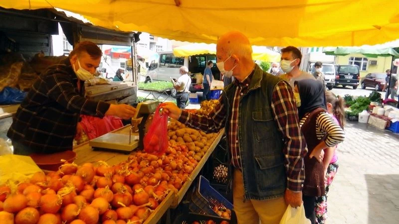 Doğu Karadeniz’in en fazla vaka görülen ilinde semt pazarı sevinci
