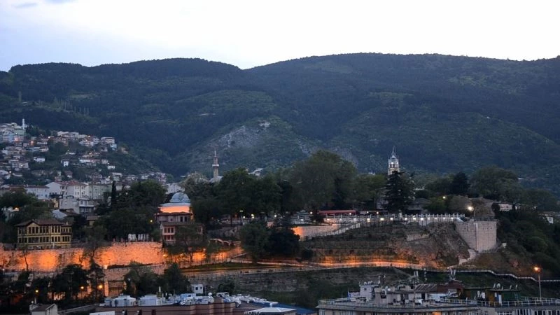 Bursa’da tophane surlarından ramazanın her günü patlayan iftar topu
