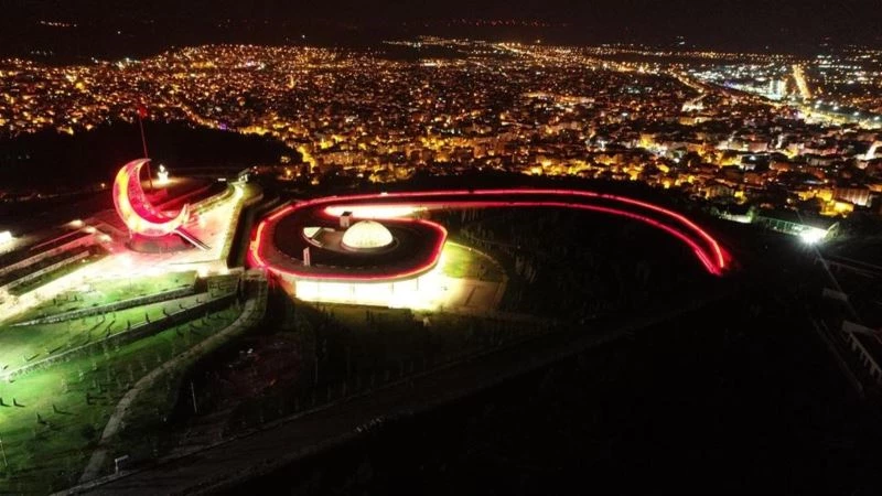 Çamlık Şehitler Camisi, Kadir Gecesi’nde hizmete alındı
