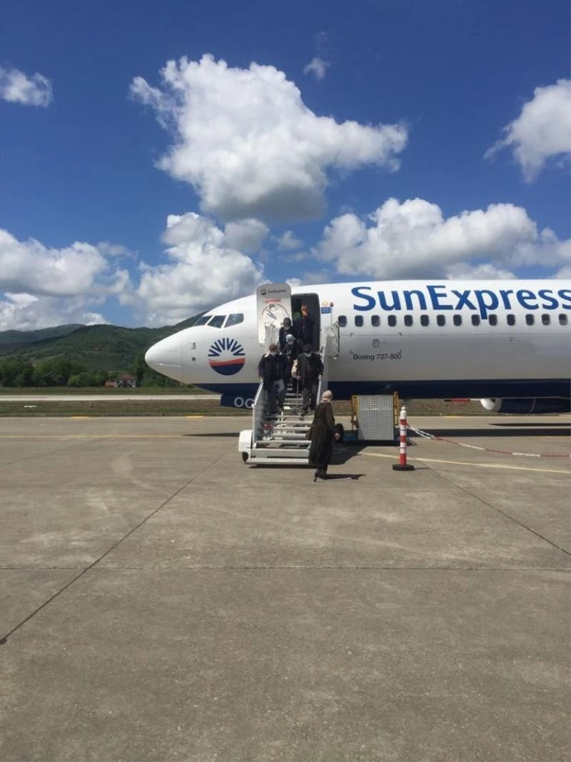 Almanya’dan gelen gurbetçiler Zonguldak Havalimanına iniş yaptı
