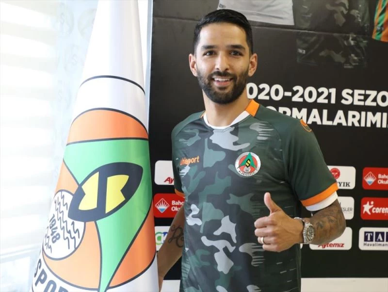 Alanyaspor, Candeias ile 2 yıllık sözleşme imzaladı
