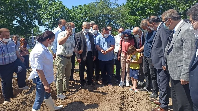Türkiye’de tek özel izinle ekilen il olan Samsun’da üreticilere salep yumrusu dağıtıldı
