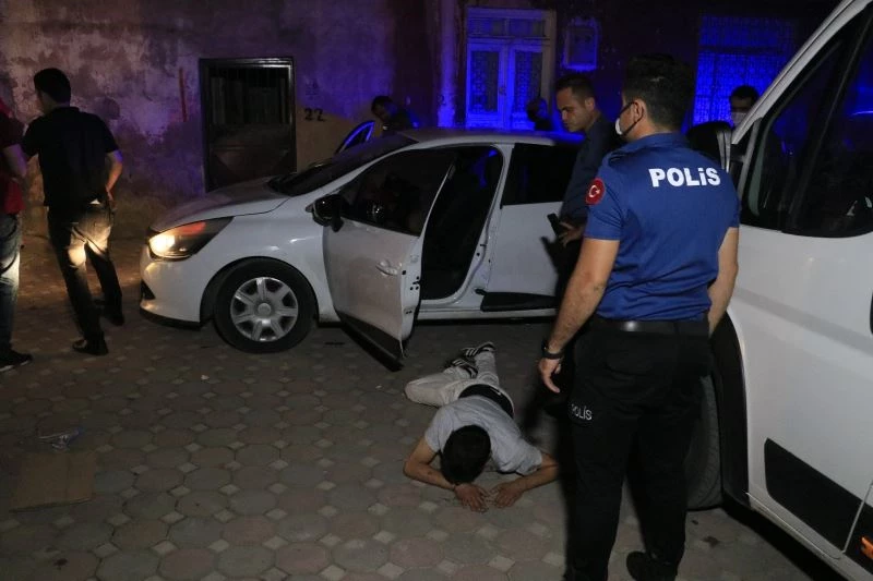 ’Dur’ ihtarına uymayan ehliyetsiz sürücü 15 kilometrelik kovalamacanın ardından yakalandı
