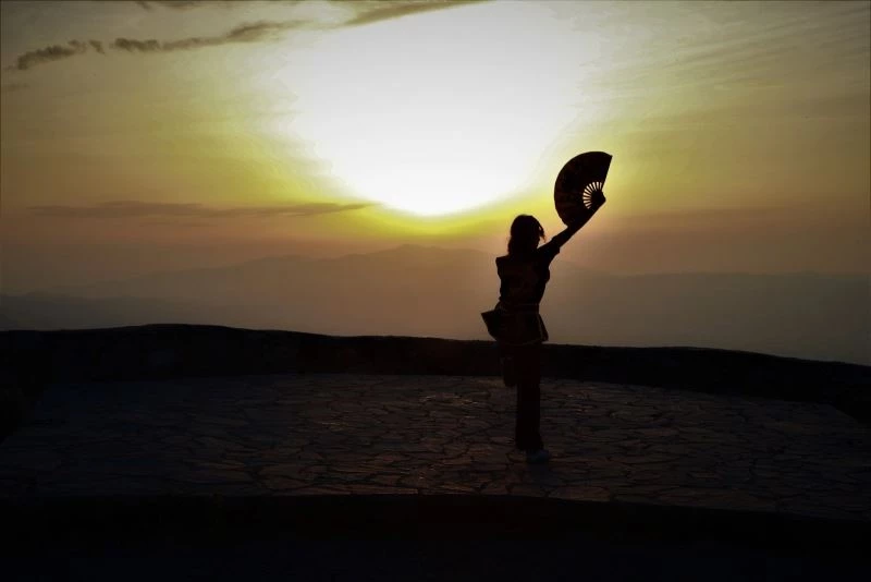 Spil Dağı Milli Parkı’nda gün batımı manzarasıyla antrenman
