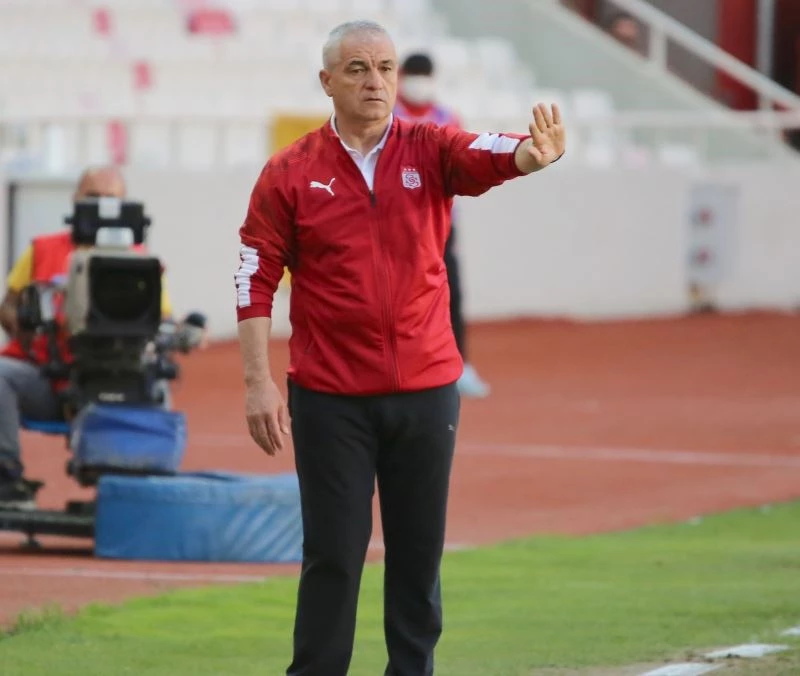 (Özel haber) Rıza Çalımbay: “Tüm kalbimiz milli takımla atacak”
