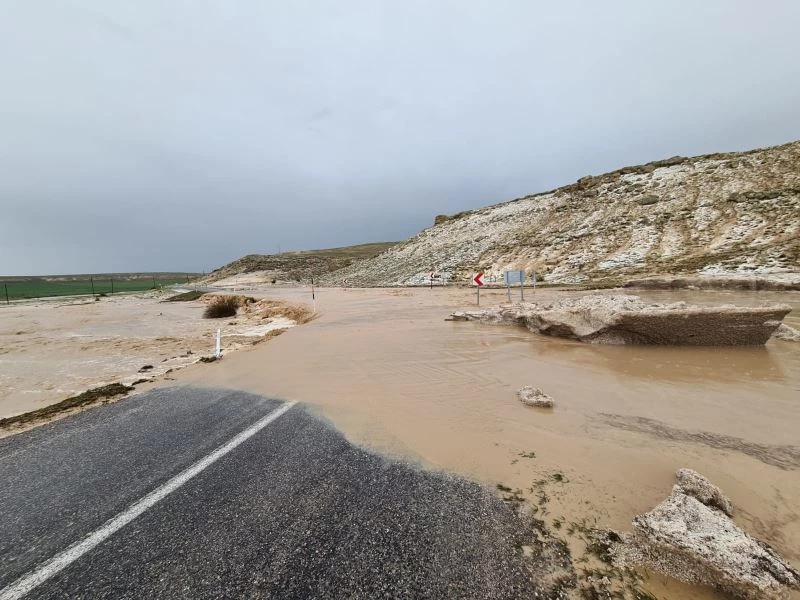 Kayseri’de dolu ve sel tarım arazilerini vurdu
