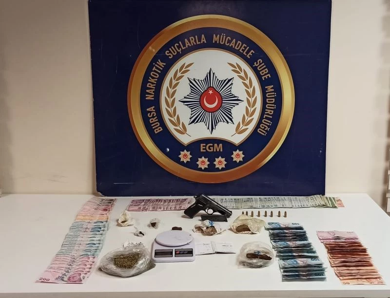 Bursa’da uyuşturucu operasyonundan tutuklanan 7 kişinin ardından 6 kişi daha gözaltına alındı
