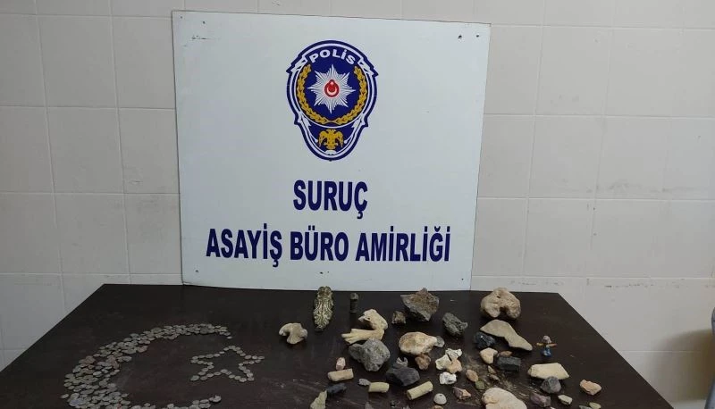 Şanlıurfa’da 393 adet tarihi eser ele geçirildi
