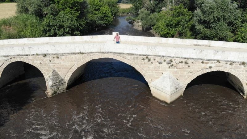 Marmara denizine akan Nilüfer Çayı’nda korkutan görüntü
