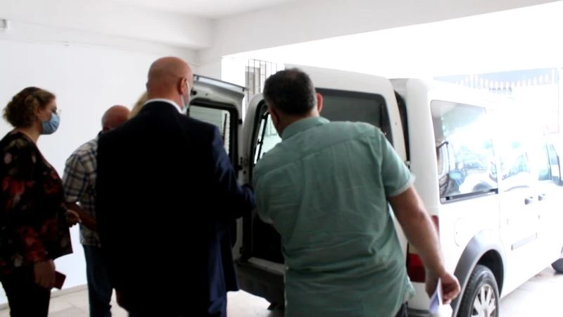 Husumetlisini berberde bıçaklayan kadın ve yardım ettiği öne sürülen 2 kişi tutuklandı
