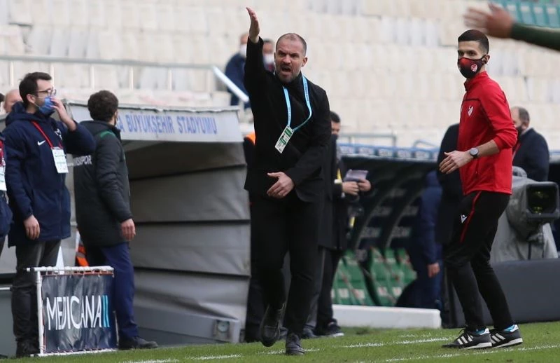 Bursaspor Teknik Direktörü Mustafa Er, bu sezon bir ilk yaşayabilir
