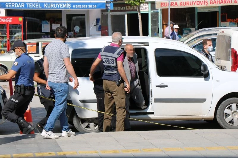 Bir cinayet araştırmasıyla 3 cinayet çözüldü
