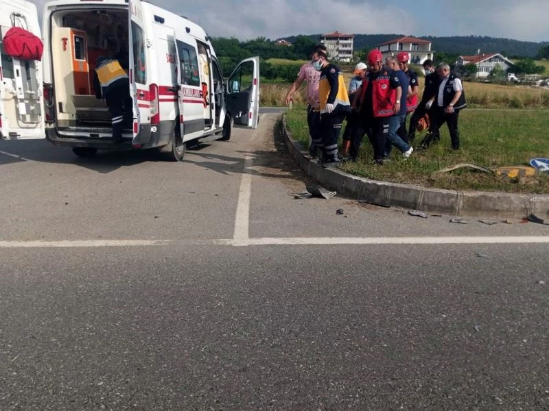 Duble yolda iki otomobil çarpıştı: 1 yaralı
