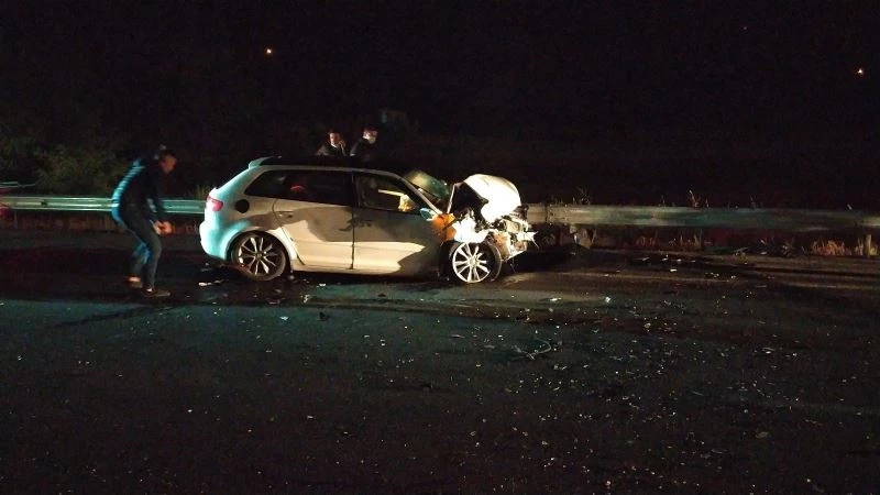 Ters yönde seyreden 200 promil alkollü sürücü tıra çarptı
