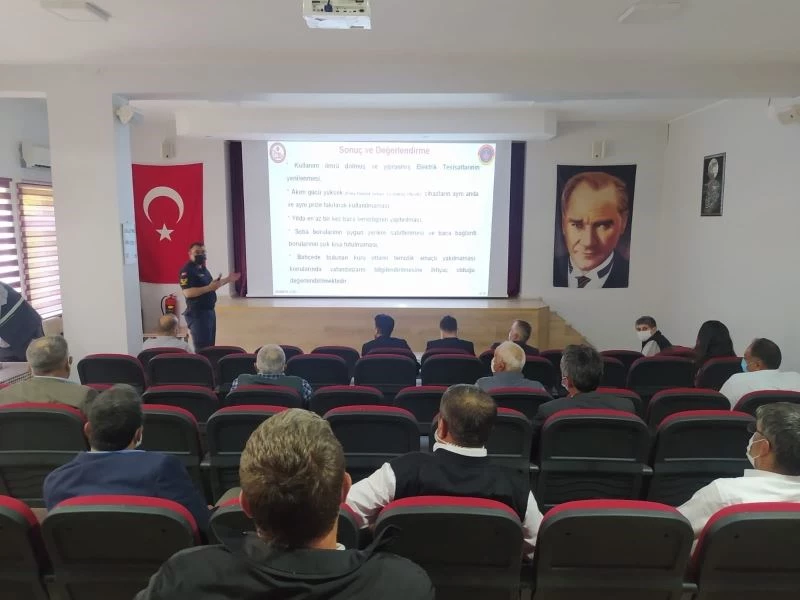 Köy Evleri Elektrik İç Tesisatı Yenileme Projesi Hanönü halkına anlatıldı
