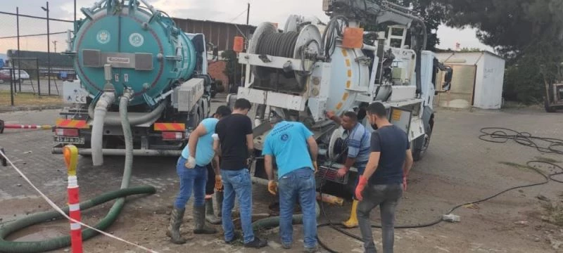 Büyükşehir Belediyesi ve MASKİ, Akçapınar’a anında müdahale etti
