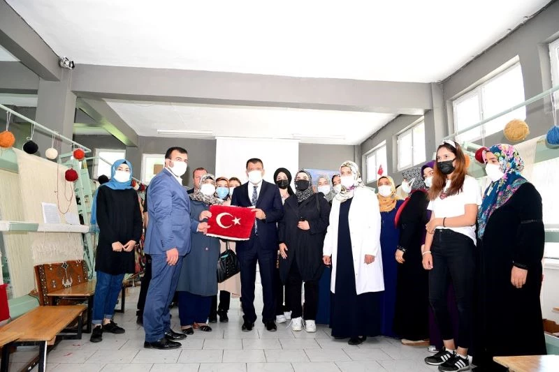 Gürkan’dan girişimci kadın kooperatifine ziyaret
