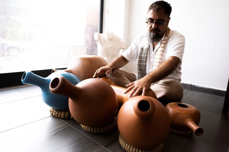 (Özel) Afrika’daki İgbo kabilesinden esinlendi, 32 enstrüman icat etti
