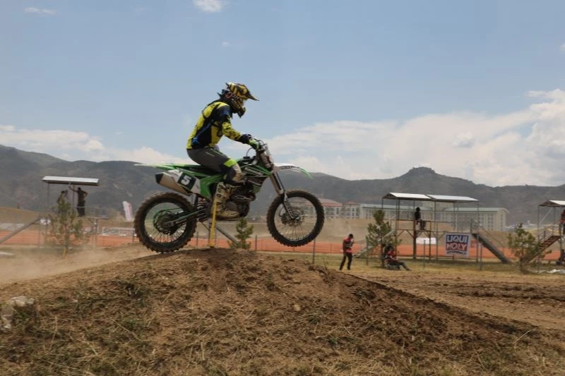 Motokros şampiyonası antrenman turlarıyla başladı
