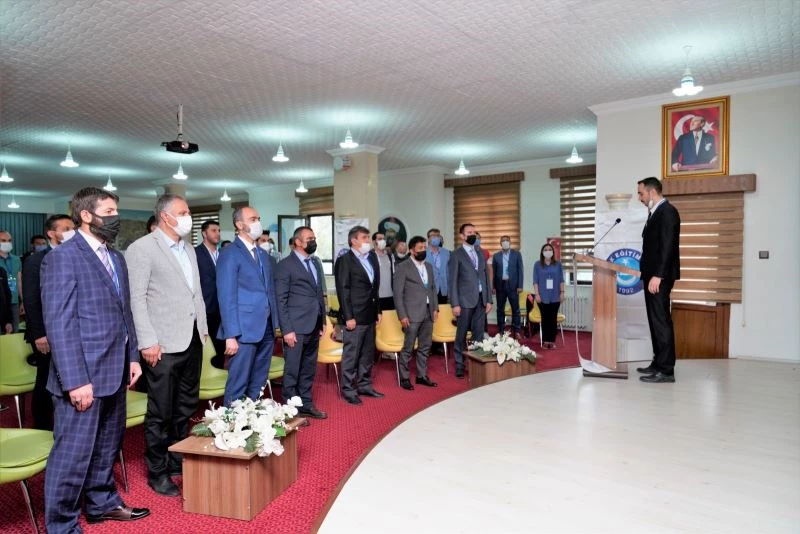 Rektör Türkmen, spor çalıştayına katıldı
