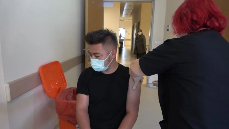 Kargo, kurye, taksi ve dolmuş şoförleri aşılanmaya başladı
