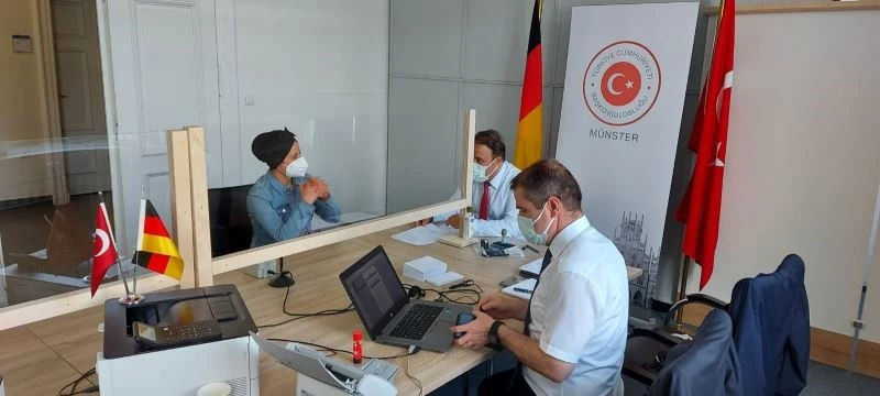 Almanya’da “gezici konsolosluk hizmetine” büyük ilgi
