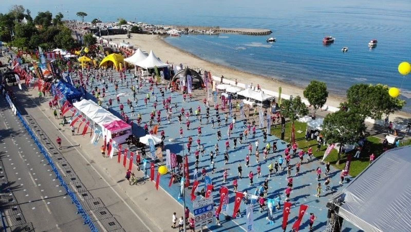 Kadıköy’de Amazfit Cadde 10K Koşusu heyecanı
