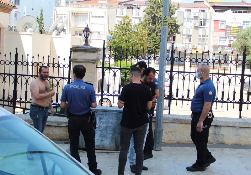 Tartıştığı adamı kulağından vuran transseksüel şahıs kendini eve kilitledi
