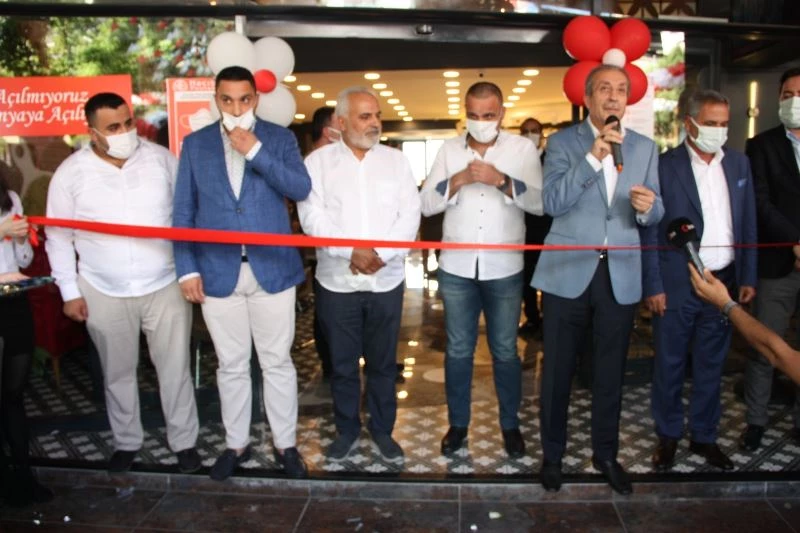 Hacıbaba Pastaneleri Beylikdüzü Şubesi görkemli katılımla açıldı
